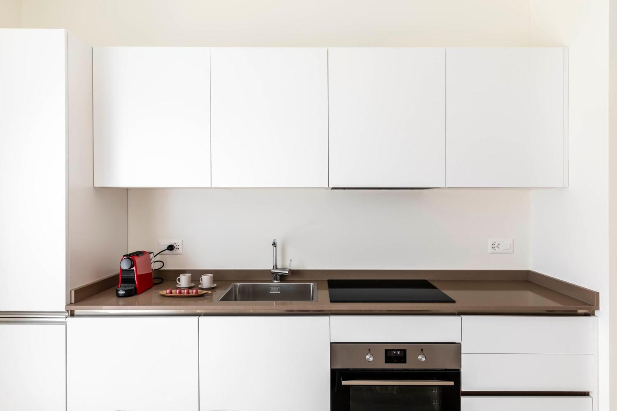 Regalia Suites - Free Parking Lugano Buitenkant foto