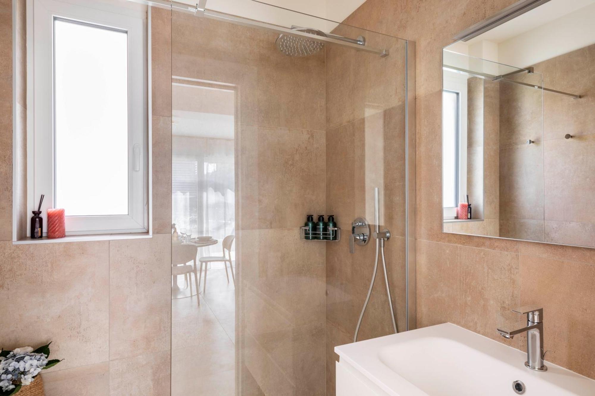 Regalia Suites - Free Parking Lugano Buitenkant foto