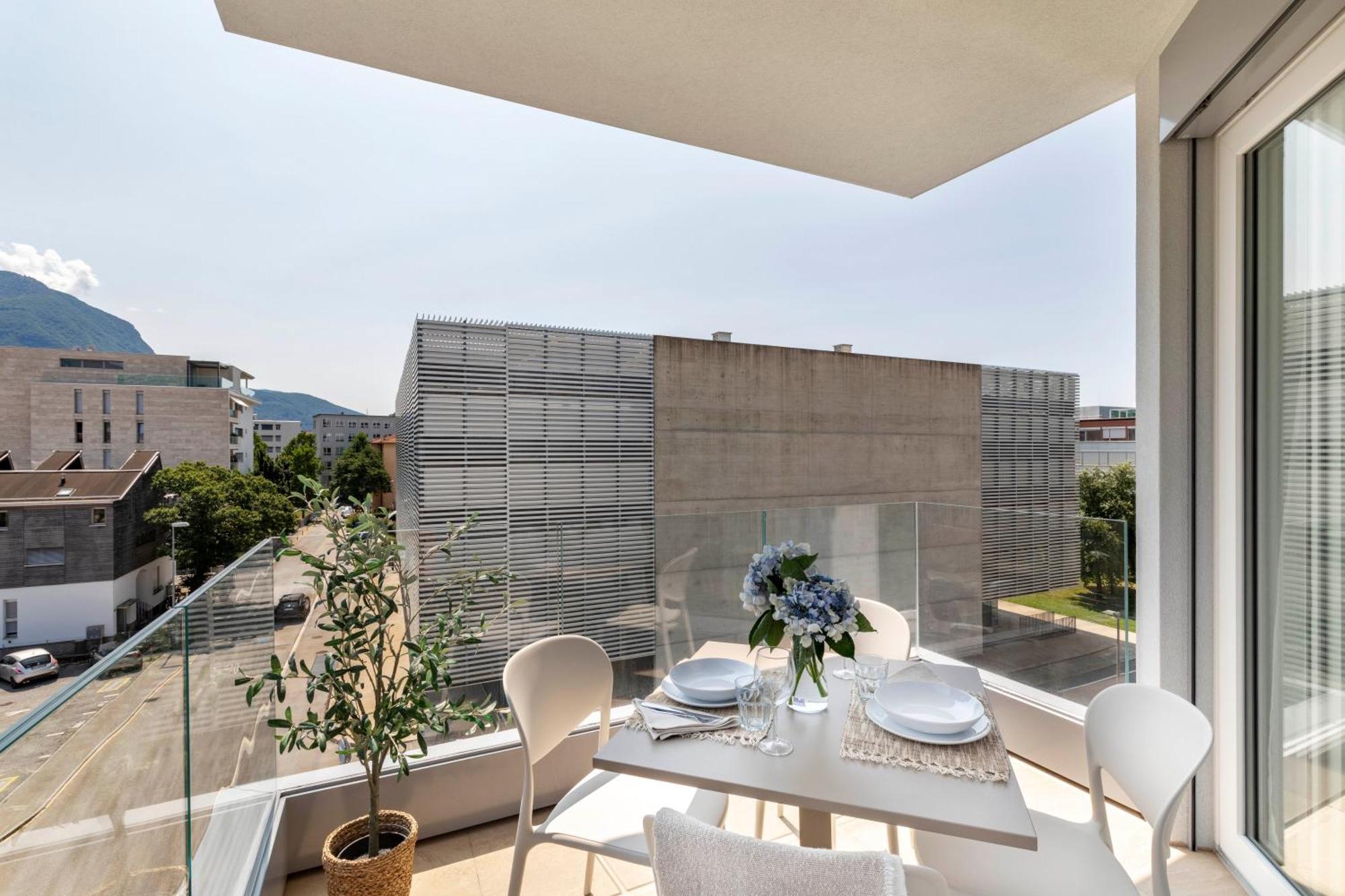 Regalia Suites - Free Parking Lugano Buitenkant foto