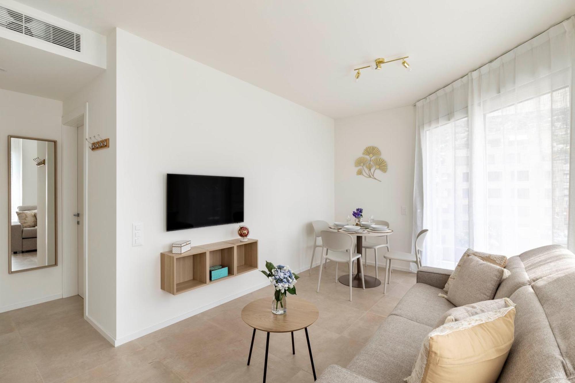Regalia Suites - Free Parking Lugano Buitenkant foto