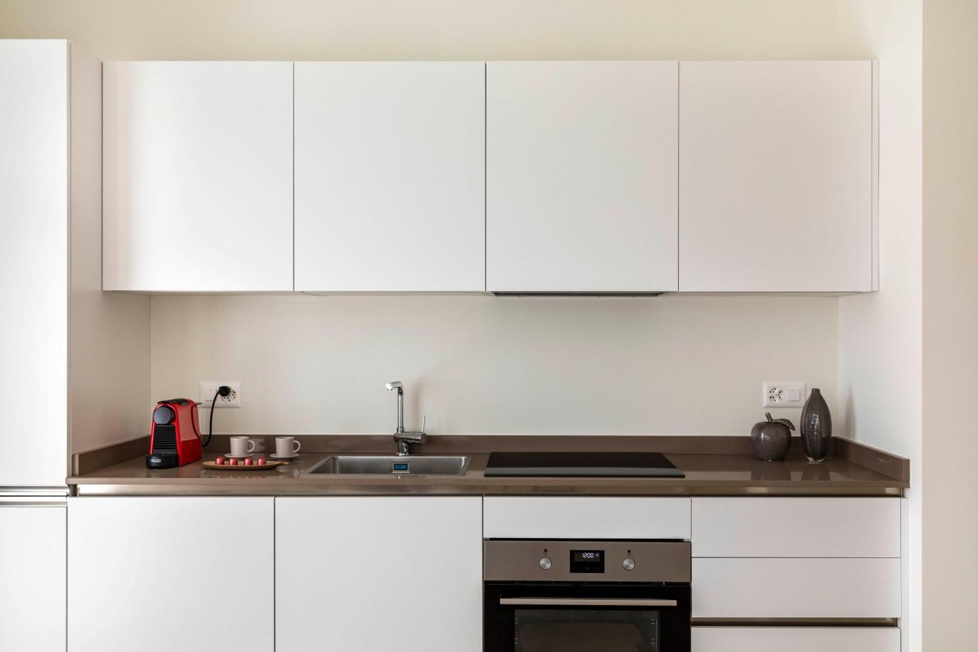 Regalia Suites - Free Parking Lugano Buitenkant foto