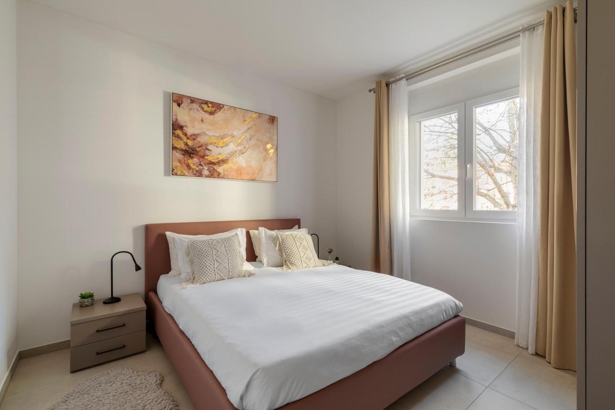 Regalia Suites - Free Parking Lugano Buitenkant foto